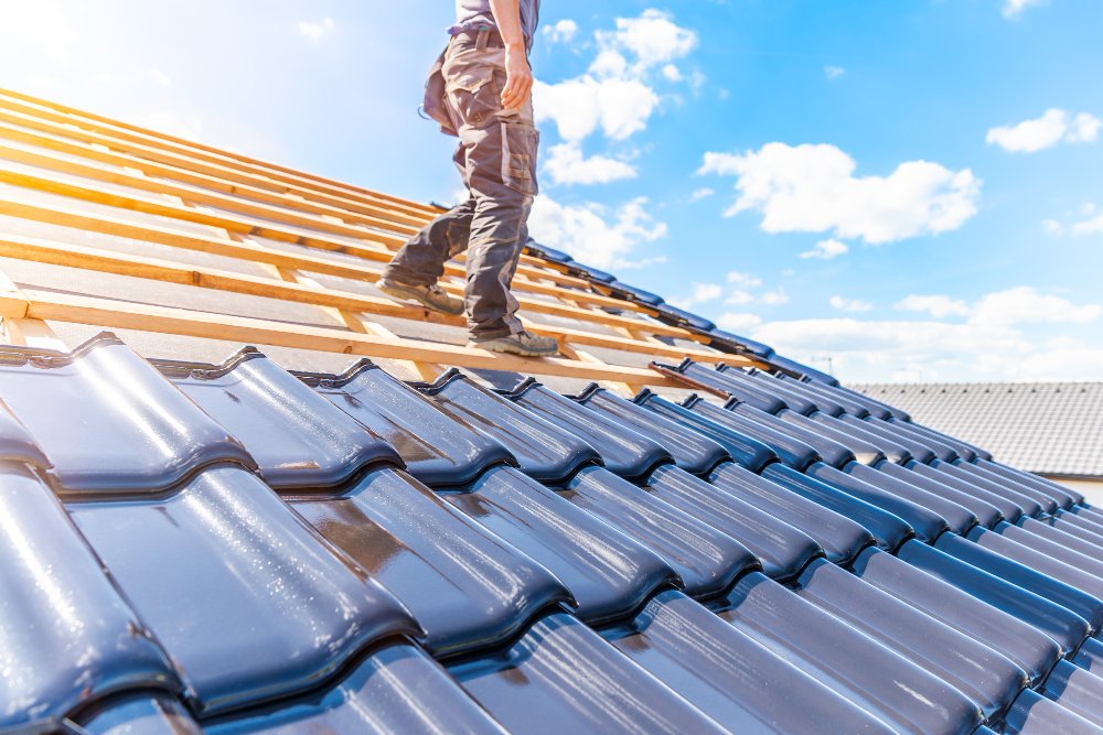 how to start a roofing business