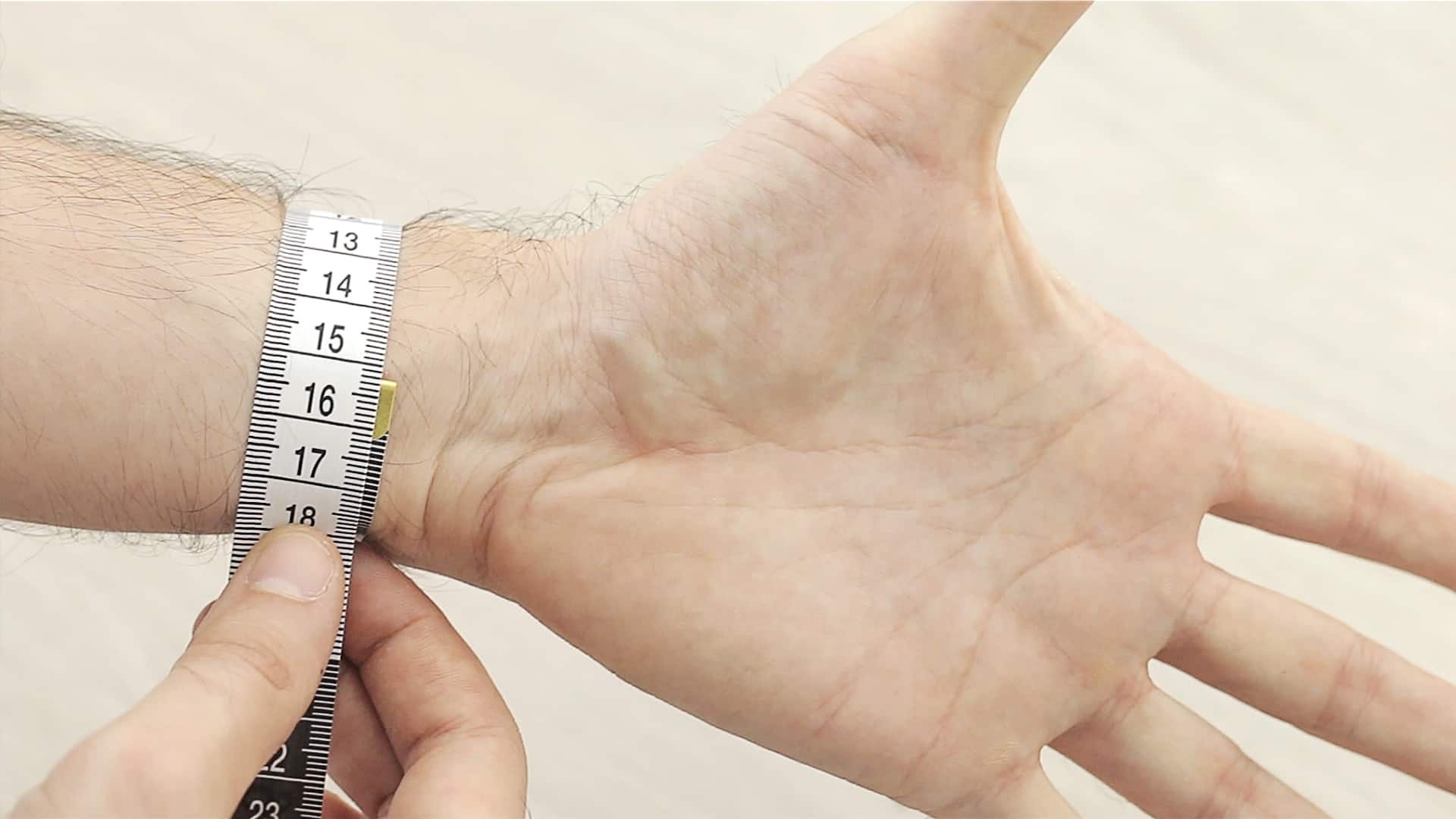 how to measure wrist size
