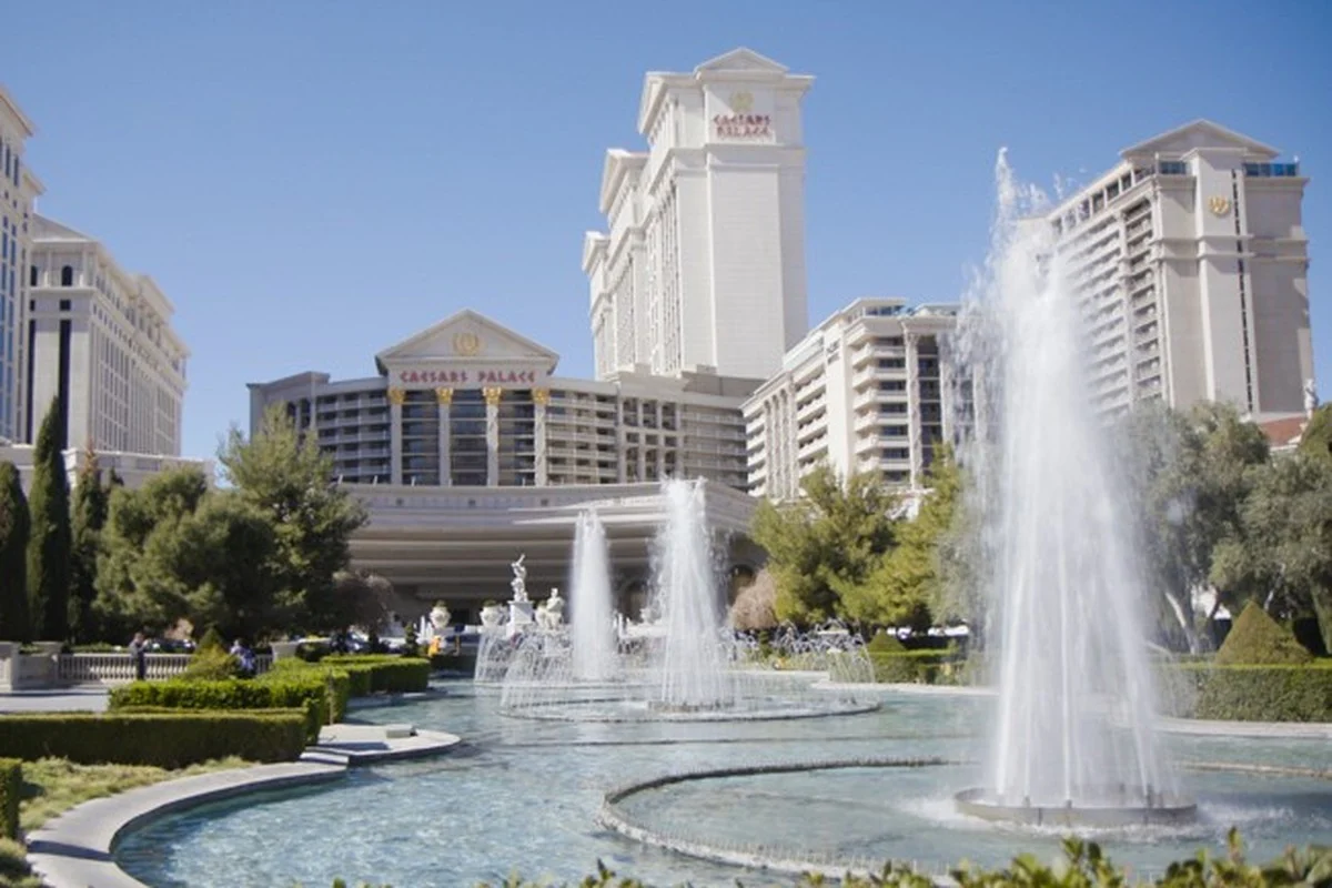 who owns caesars entertainment